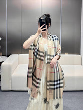China Replica Burberry Scarf 48usd Only